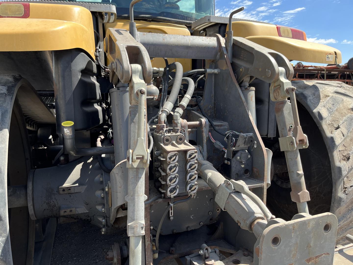 ./imagenes/INVOICE/2019/16553/TRACTOR SOBRE ORUGAS CATERPILLAR CHALLENGER MT855 (15).JPG